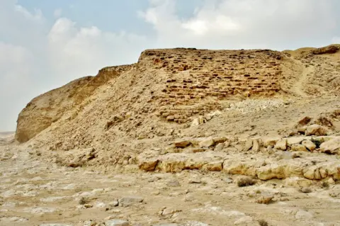 Jean-Luc Frerotte The upstream wall of the right bank of the Sadd el-Kafara dam, photographed in 2008