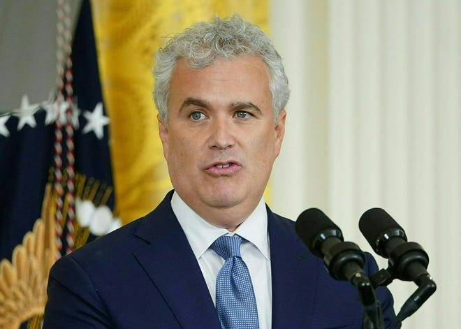 Incoming White House Chief of Staff Jeff Zients speaks during a White House staff transition event in the East Room in Washington, DC on February 1, 2023.