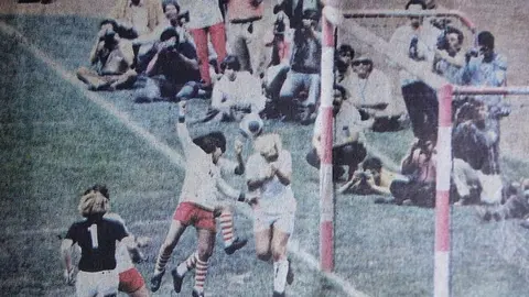 Leah Caleb The pink hooped goalposts can be seen in this cutting showing Mexico v England, 1971 Women's World Cup