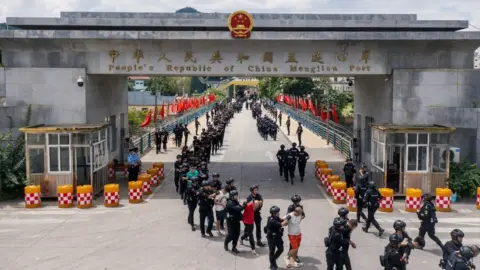 Chinese Ministry of Public Security 1,207 suspects, including 41 fugitives, were handed over from Northern Myanmar to China