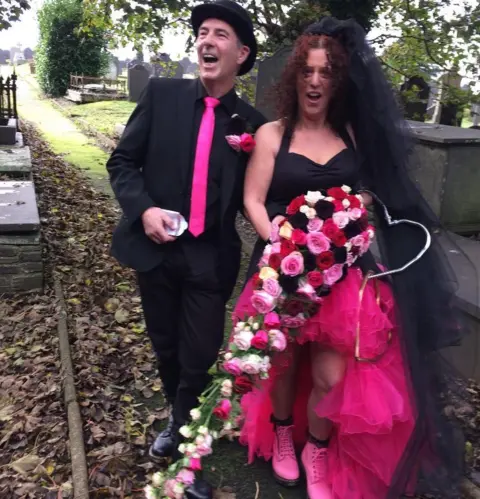 Dark Side of the Bloom / Instagram Rachael