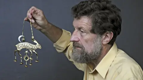 BBC Kit Williams and golden hare