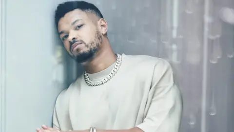 Matt Kelly  Steven Bartlett