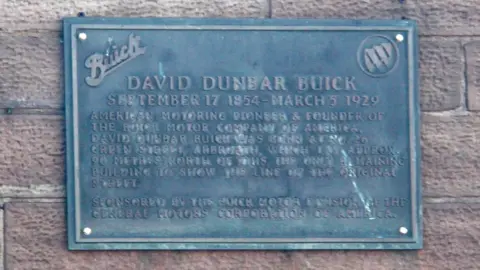 Ian Lamb David Buick plaque in Arbroath