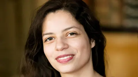 Dr Lucy Van De Wiel  Dr Lucy Van De Wiel