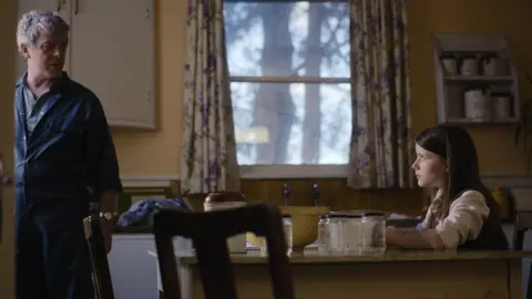 Cine4 Seán Cinnsealach (Andrew Bennett)