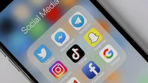 Getty Images social media apps on phone