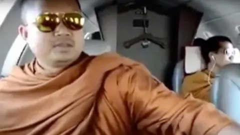 YouTube Wirapol Sukphol in a private aircraft in 2013
